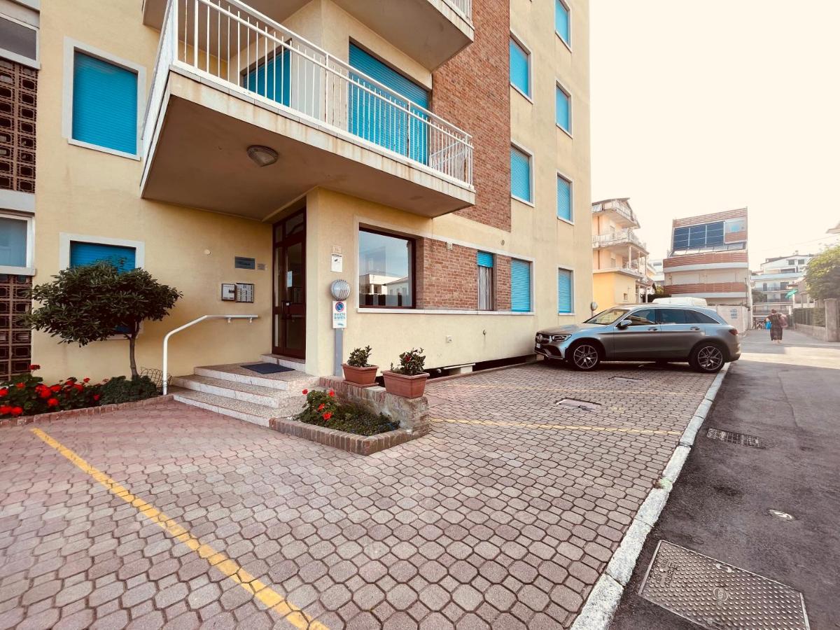 Appartamento Cima - Vista Mare, 3 Camere, Wifi, Family Apartment Lido di Jesolo Ngoại thất bức ảnh